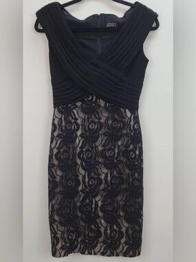 Adrianna Papell Black Lace Sheath Dress Sz 8